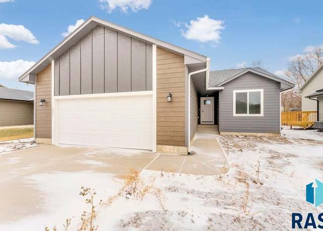 Property at 6821 W 5th St, Sioux Falls, SD 57107, 4 beds, 3 baths