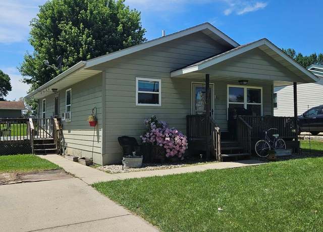 Property at 700 S 6th Ave S, Brookings, SD 57006, 2 beds, 1 bath