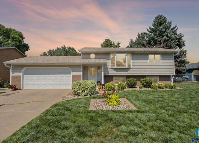 Property at 6004 W Bakker Park Dr, Sioux Falls, SD 57106, 3 beds, 2 baths