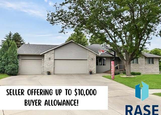 Property at 1804 S Strabane Cir, Sioux Falls, SD 57106, 5 beds, 3.5 baths