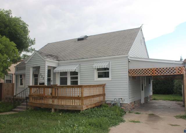 Property at 322 Pawnee St, Pierre, SD 57501, 2 beds, 2 baths