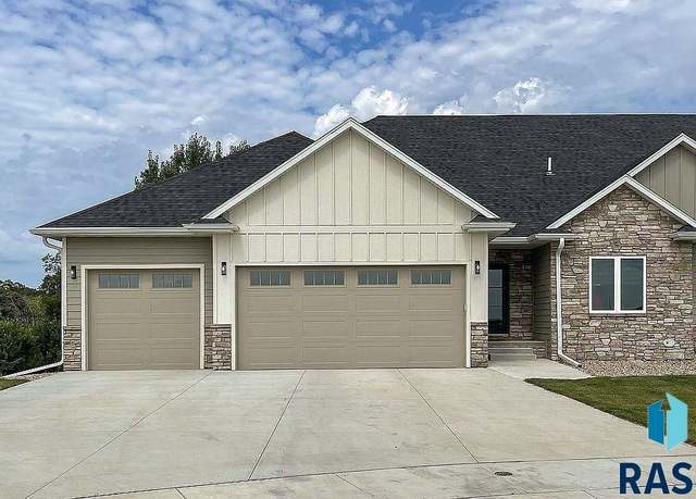 Property at 8106 E Norway Pines Trl, Sioux Falls, SD 57110, 3 beds, 2 baths