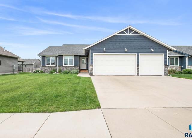 Property at 5505 S Breezeway Ave, Sioux Falls, SD 57108, 5 beds, 3 baths