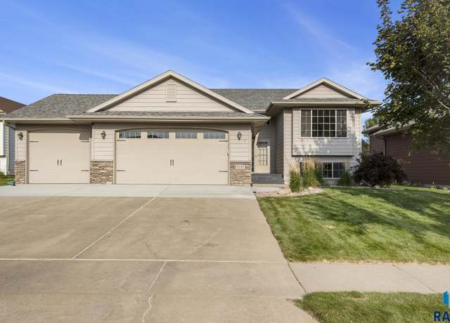 Property at 2212 S Macey Ave, Sioux Falls, SD 57106, 3 beds, 3 baths