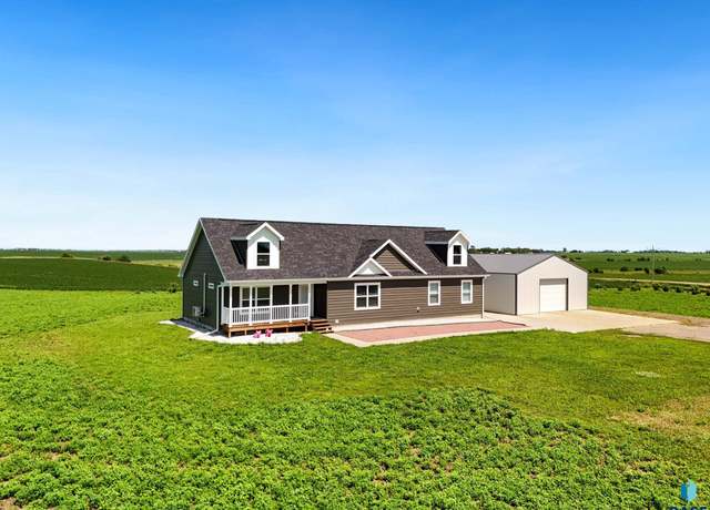 Property at 46098 274th St, Chancellor, SD 57015, 5 beds, 2 baths