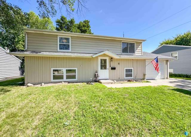Property at 3908 E 21st St, Sioux Falls, SD 57103, 4 beds, 1.5 baths
