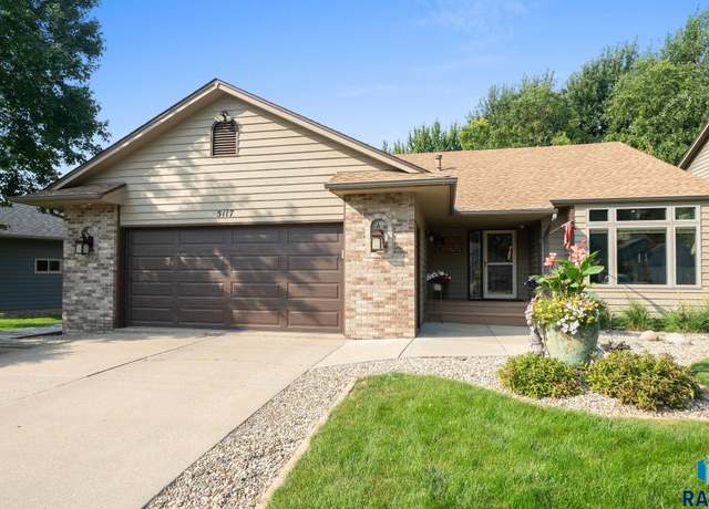 Property at 5117 E Blueridge Dr, Sioux Falls, SD 57110, 4 beds, 3 baths