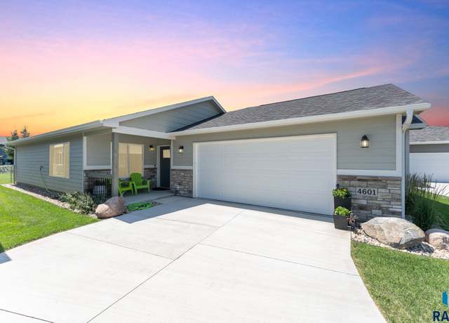 Property at 4601 W 34th St, Sioux Falls, SD 57107, 2 beds, 2 baths