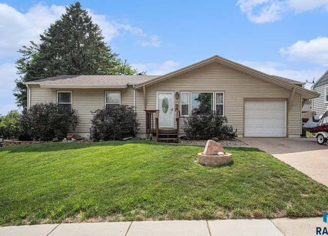 Property at 1717 S Gary Dr, Sioux Falls, SD 57103, 5 beds, 2 baths