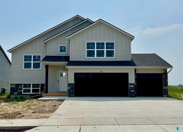 Property at 6305 W Valentine St, Sioux Falls, SD 57107, 5 beds, 3 baths