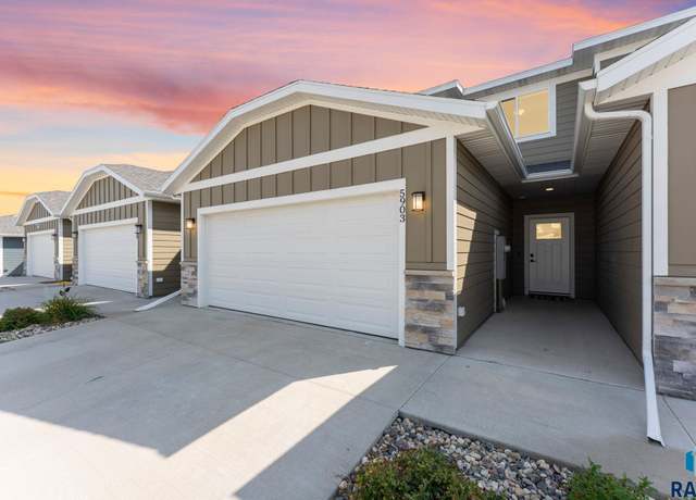 Property at 5903 S Whisper Creek Pl, Sioux Falls, SD 57108, 3 beds, 2.5 baths