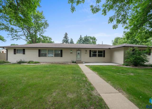 Property at 4900 W 38th St, Sioux Falls, SD 57106, 3 baths