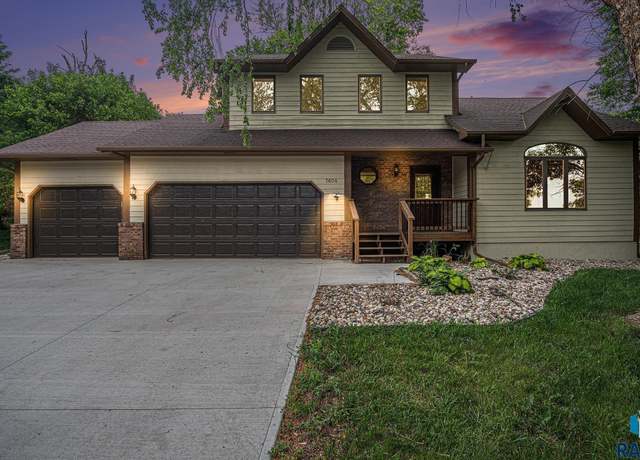 Property at 7604 E Palomino Rd, Sioux Falls, SD 57110, 4 beds, 2.5 baths