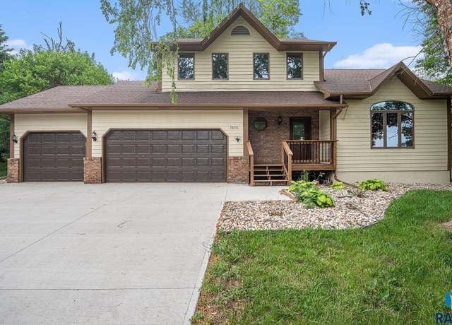Property at 7604 E Palomino Rd, Sioux Falls, SD 57110, 4 beds, 2.5 baths