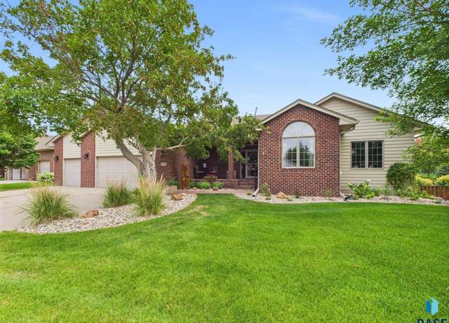 Property at 6312 S Limerick Cir, Sioux Falls, SD 57108, 4 beds, 3 baths