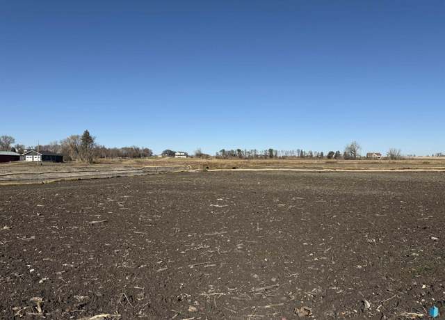 Property at Crescent Ln Lot 10, Madison, SD 57042