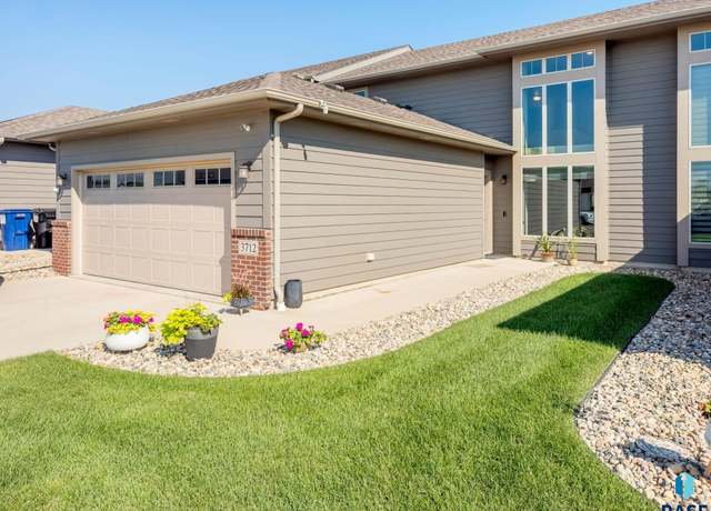 Property at 3712 E Bison Trl, Sioux Falls, SD 57108, 3 beds, 2.5 baths