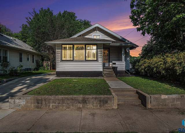 Property at 229 N Trapp Ave, Sioux Falls, SD 57104, 2 beds, 1 bath