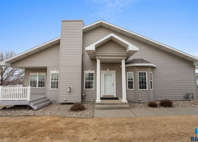 Property at 3220 W Zephyr Pl, Sioux Falls, SD 57108, 3 beds, 2.5 baths