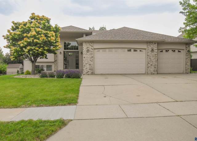Property at 6312 S Heatherridge Ave, Sioux Falls, SD 57108, 5 beds, 3 baths