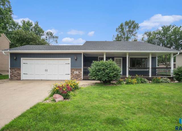 Property at 1601 E Keystone Dr, Brandon, SD 57005, 4 beds, 2 baths