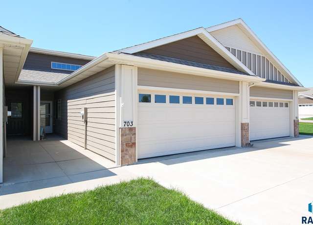 Property at 703 E El Dorado Ct, Sioux Falls, SD 57108, 2 beds, 2 baths