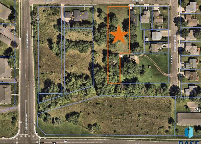 Property at 2901 E Pearl St, Sioux Falls, SD 57103