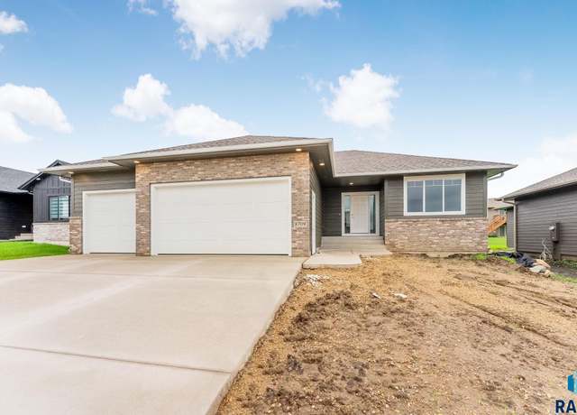 Property at 8709 W Rathburn St, Sioux Falls, SD 57106, 2 beds, 2 baths