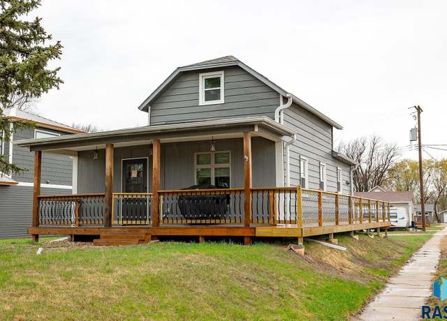 Property at 333 S Depot Ave, Garretson, SD 57030, 2 beds, 1 bath
