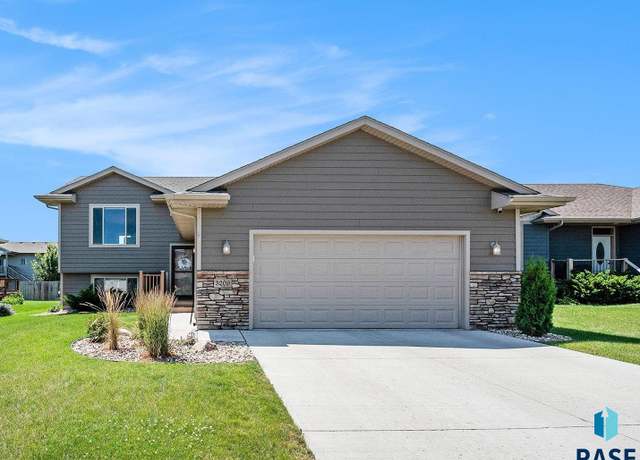 Property at 3209 E Brewster St, Sioux Falls, SD 57108-8315, 3 beds, 2 baths