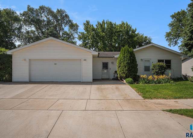 Property at 403 W 11th St, Canton, SD 57013, 3 beds, 2 baths