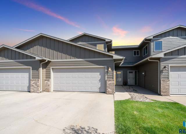 Property at 4304 W Shipton St, Sioux Falls, SD 57108, 3 beds, 2.5 baths