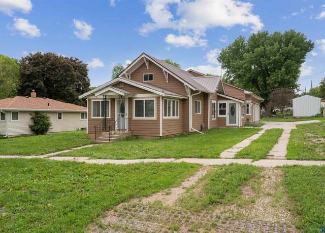 Property at 207 W 3rd St, Alcester, SD 57004, 4 beds, 3 baths