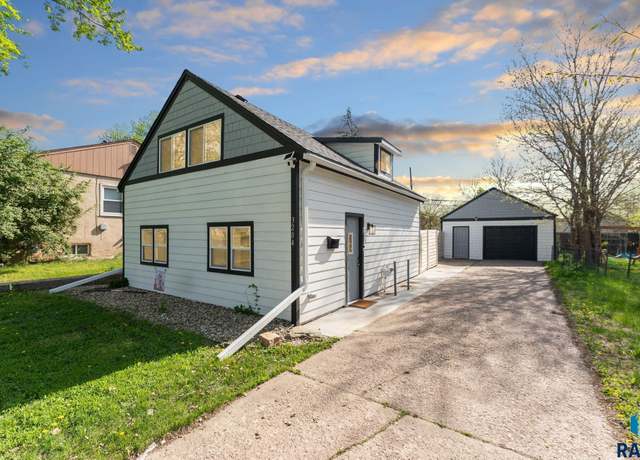 Property at 3204 S West Ave, Sioux Falls, SD 57105, 2 beds, 1 bath