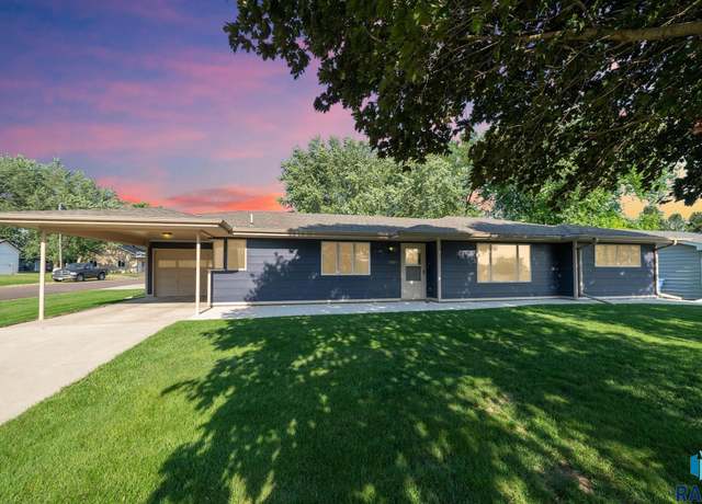 Property at 501 S Josephine Ave, Hills, MN 56138, 3 beds, 3 baths