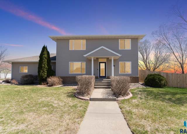 Property at 320 S Summer Ave, Brandon, SD 57005-6691, 5 beds, 3 baths