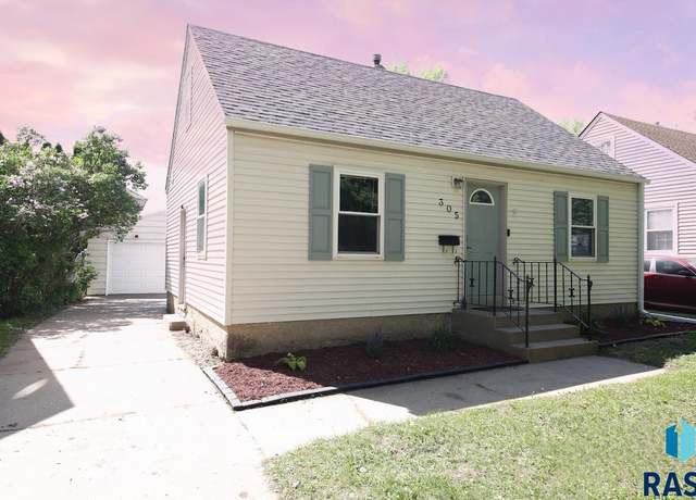 Property at 305 N Grange Ave, Sioux Falls, SD 57104, 3 beds, 1 bath