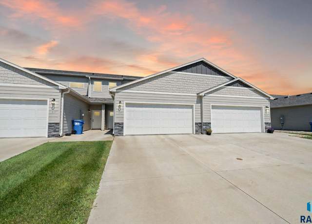 Property at 8133 E Tencate Pl, Sioux Falls, SD 57110, 3 beds, 2.5 baths