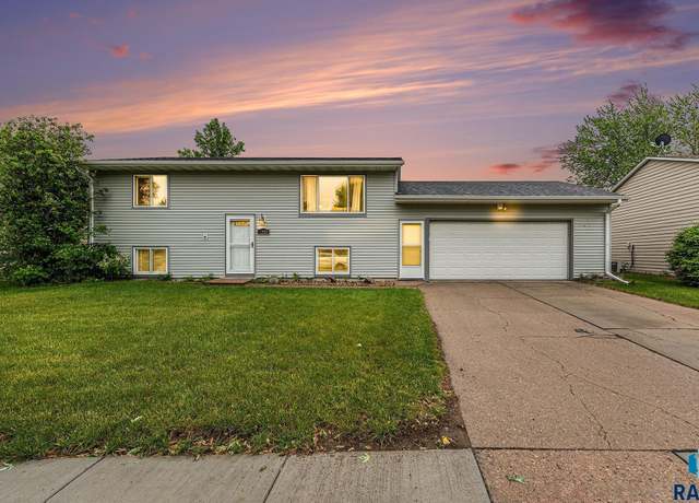 Property at 5909 W Bakker Park Dr, Sioux Falls, SD 57106, 4 beds, 2 baths