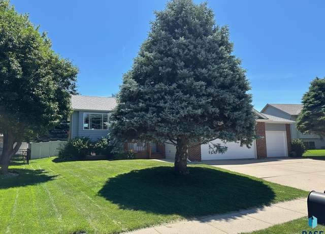 Property at 7620 S Rose Crest Trl, Sioux Falls, SD 57108, 4 beds, 3 baths