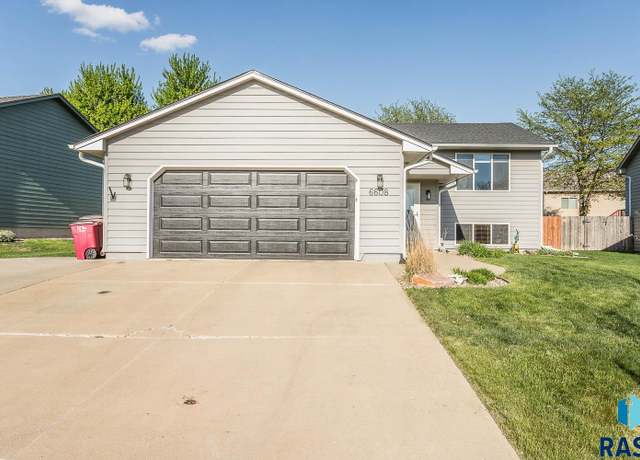 Property at 6608 N Alicia Ave, Sioux Falls, SD 57104, 3 beds, 2 baths