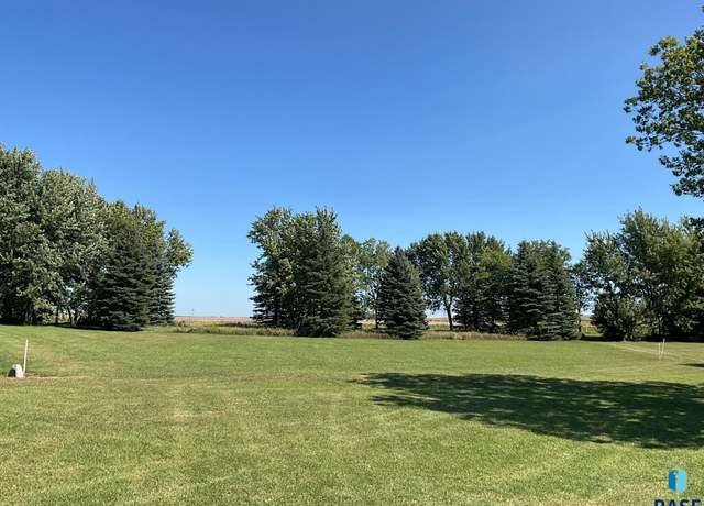 Property at Country Club Dr, Madison, SD 57042