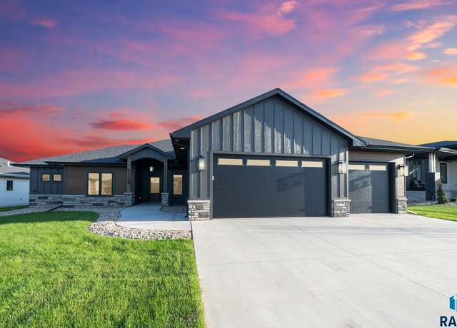 Property at 6609 E Corsair Dr, Sioux Falls, SD 57110, 3 beds, 2 baths