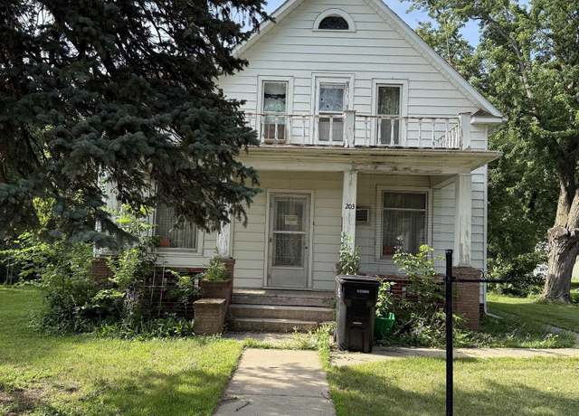 Property at 203 E 2nd St, Marion, SD 57043, 5 beds, 1.5 baths