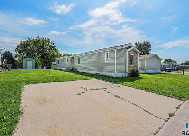 Property at 2902 Fiero Pl, Sioux Falls, SD 57104, 3 beds, 2 baths