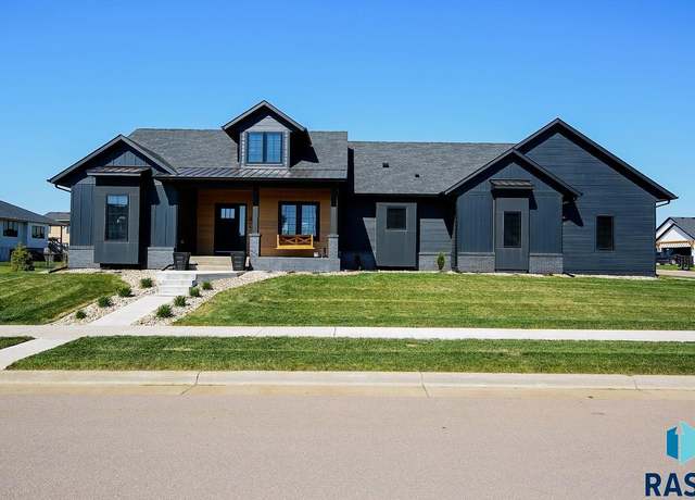 Property at 409 N Piper Dr, Sioux Falls, SD 57110, 6 beds, 3 baths