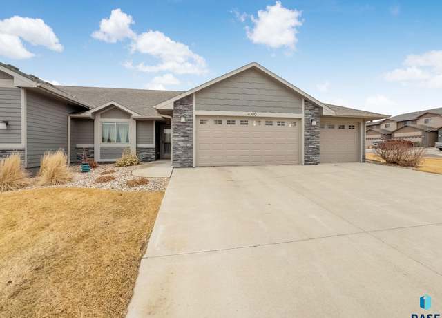 Property at 4300 Knob Hill Ct, Sioux Falls, SD 57107, 2 beds, 2 baths