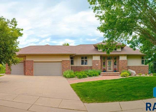 Property at 7401 W Rocky Ridge Cir, Sioux Falls, SD 57106, 3 beds, 2.5 baths