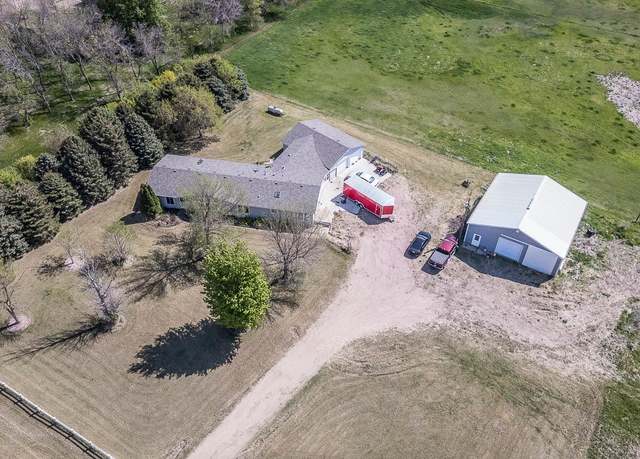Property at 27738 469th Ave, Lennox, SD 57039, 3 beds, 2 baths
