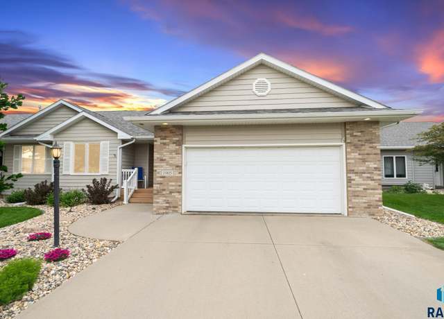 Property at 1905 S Wheatland Ct, Sioux Falls, SD 57106-4748, 2 beds, 2 baths